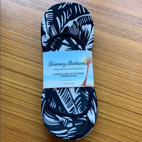 Tommy Bahama Accessories - Tommy Bahama ladies low cut liners socks